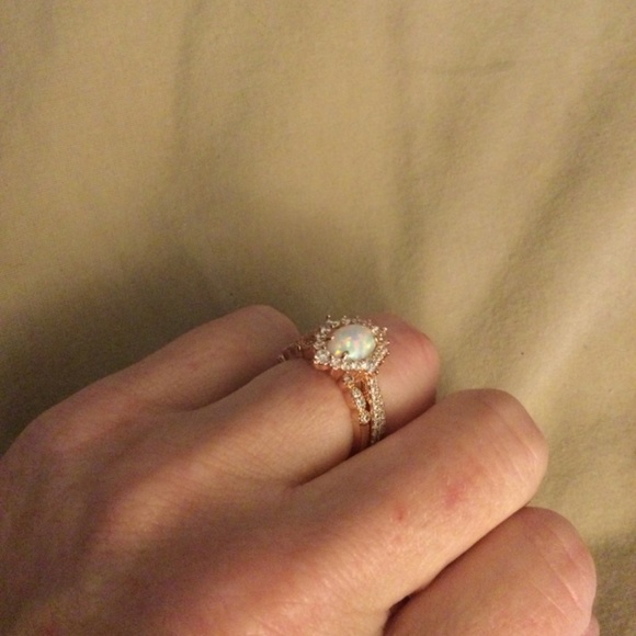 Stackable Opal fashion ring - Picture 3 of 7